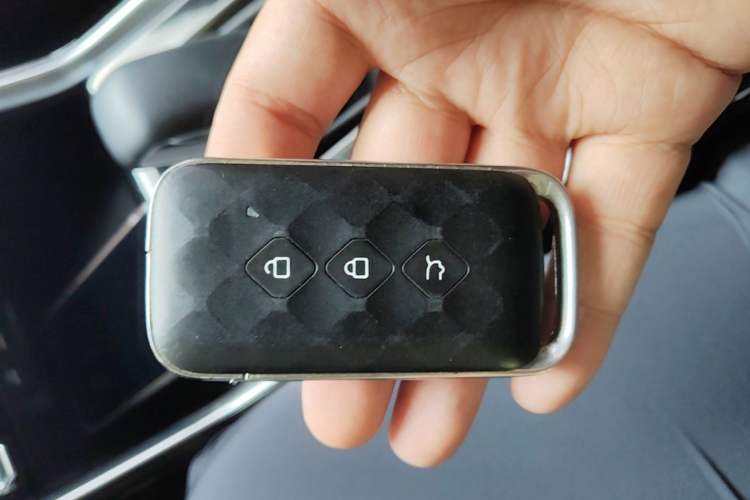 Used Wuling Asta 2022 2.0L DHT Electric-Speed Version Vehicle Key