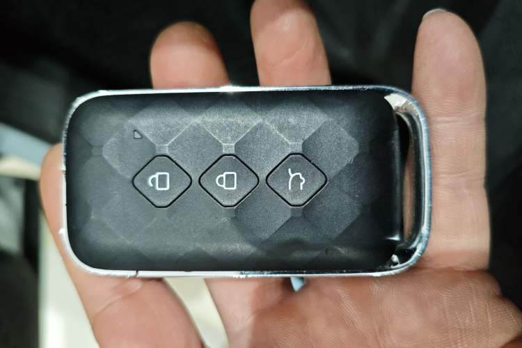 Used Wuling Asta 2022 2.0L DHT Electric-Speed Version Vehicle Key