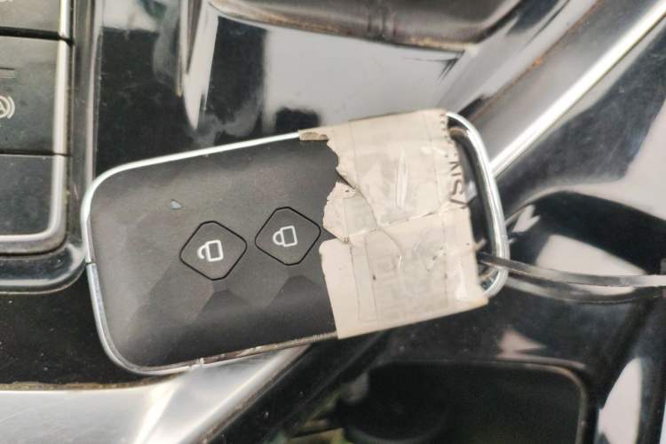 Used Wuling Asta 2022 2.0L DHT Electric-Speed Version Vehicle Key