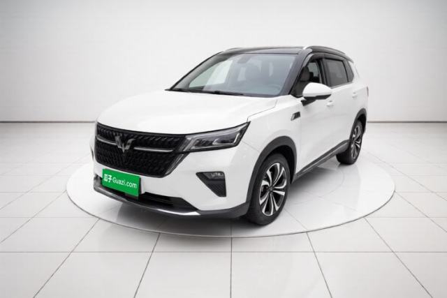 Używany Wuling Asta 2022 2.0L DHT Electric-Speed Version