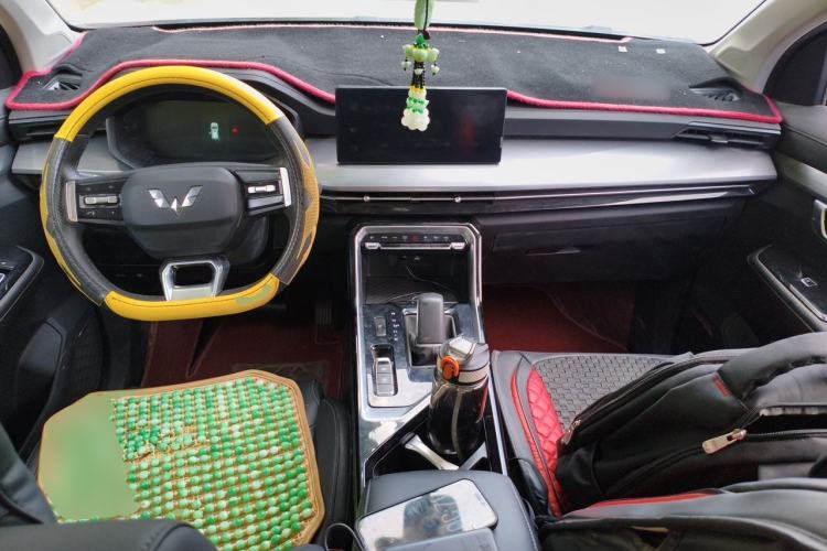 Used Wuling Asta 2022 2.0L DHT Electric-Speed Version Center Console