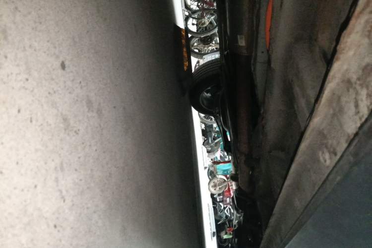Used Wuling Asta 2022 2.0L DHT Electric-Speed Version Chassis Front Left