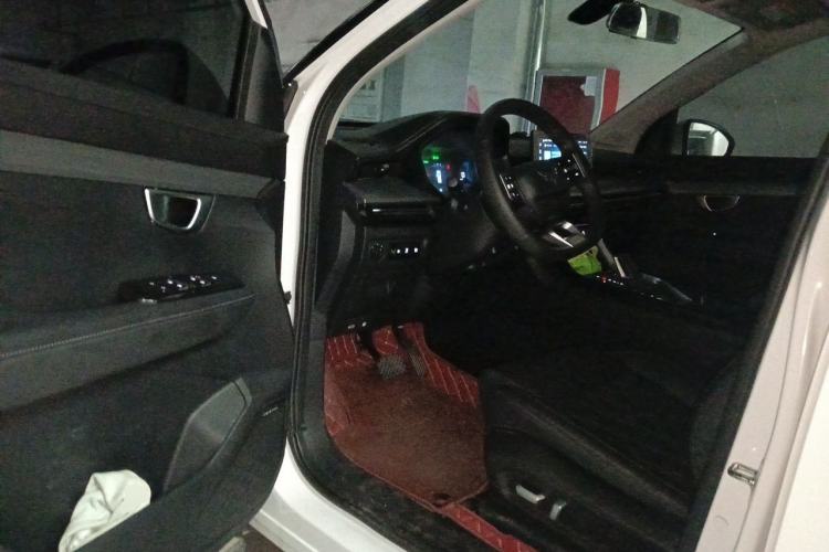 Used Wuling Asta 2022 2.0L DHT Electric-Speed Version Driver Seat