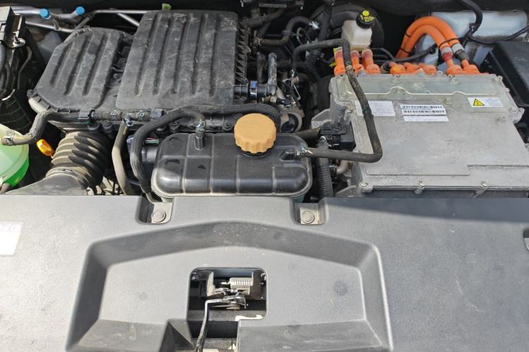 Used Wuling Asta 2022 2.0L DHT Electric-Speed Version Engine Bay