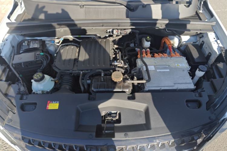 Used Wuling Asta 2022 2.0L DHT Electric-Speed Version Engine Bay