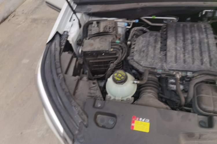 Used Wuling Asta 2022 2.0L DHT Electric-Speed Version Engine Bay Right