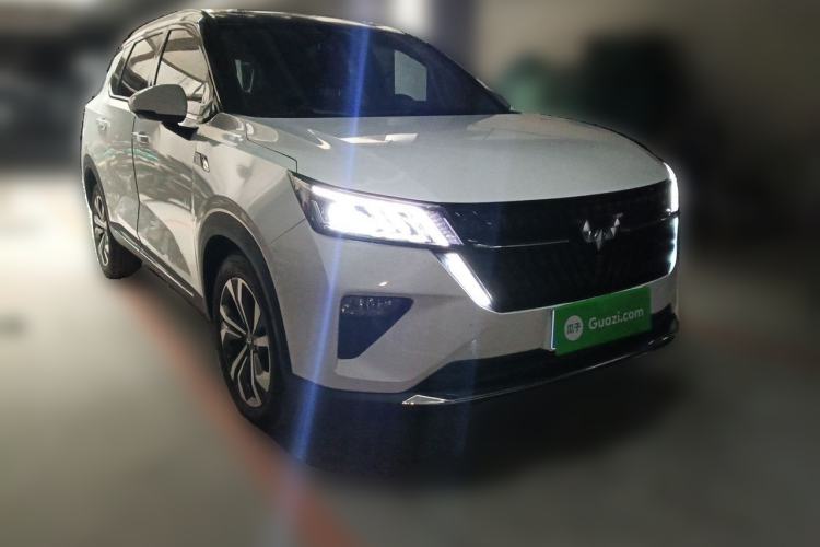 Used Wuling Asta 2022 2.0L DHT Electric-Speed Version Front Right 45 Deg
