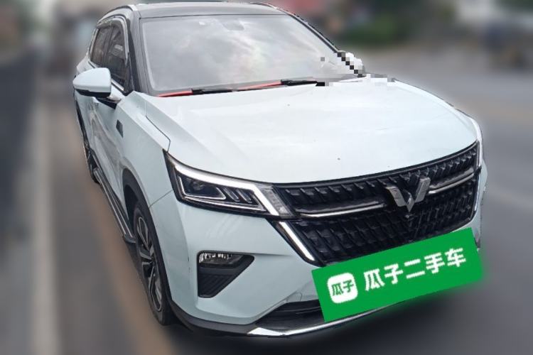 Used Wuling Asta 2022 2.0L DHT Electric-Speed Version Front Right 45 Deg