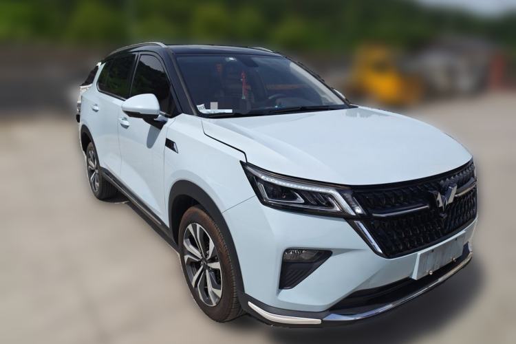 Used Wuling Asta 2022 2.0L DHT Electric-Speed Version Front Right 45 Deg