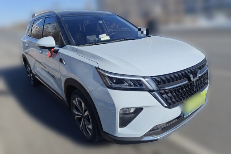Used Wuling Asta 2022 2.0L DHT Electric-Speed Version Front Right 45 Deg