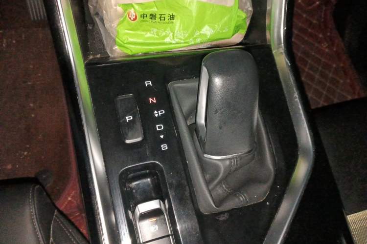 Used Wuling Asta 2022 2.0L DHT Electric-Speed Version Gear Lever