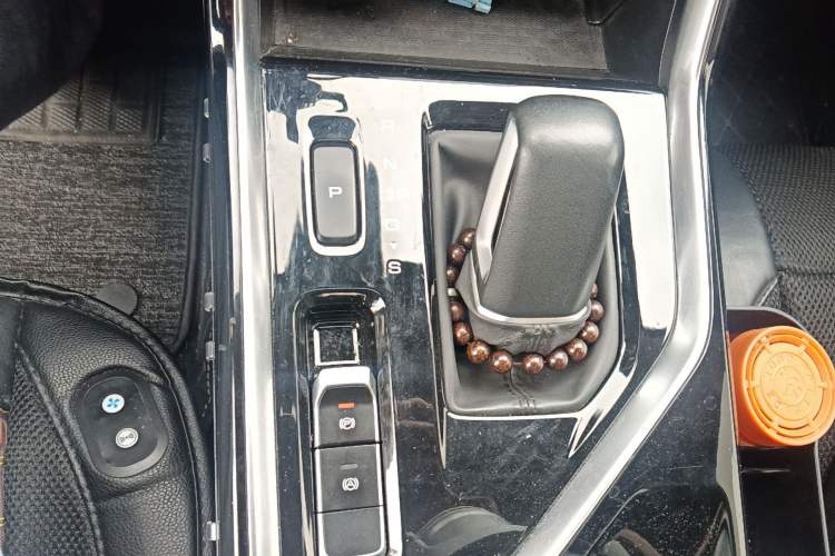 Used Wuling Asta 2022 2.0L DHT Electric-Speed Version Gear Lever