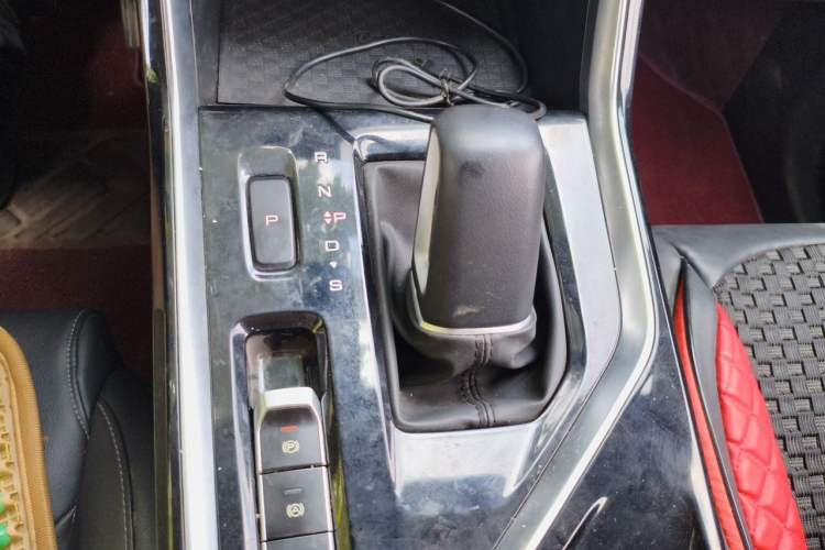 Used Wuling Asta 2022 2.0L DHT Electric-Speed Version Gear Lever
