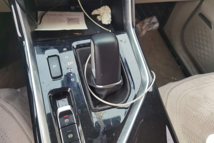 Used Wuling Asta 2022 2.0L DHT Electric-Speed Version Gear Lever