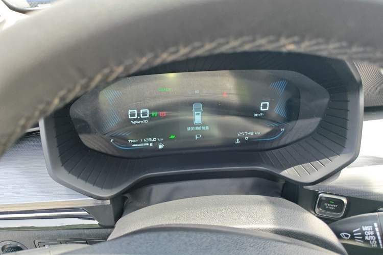 Used Wuling Asta 2022 2.0L DHT Electric-Speed Version Instrument Cluster