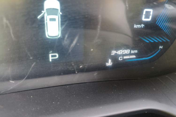 Used Wuling Asta 2022 2.0L DHT Electric-Speed Version Odometer Close Up