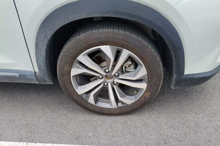 Used Wuling Asta 2022 2.0L DHT Electric-Speed Version Right Front Wheel Hub