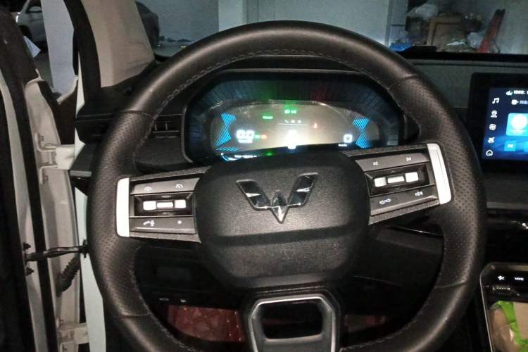 Used Wuling Asta 2022 2.0L DHT Electric-Speed Version Steering Wheel