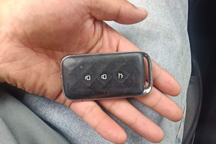 Used Wuling Asta 2022 2.0L DHT Electric-Speed Version Vehicle Key
