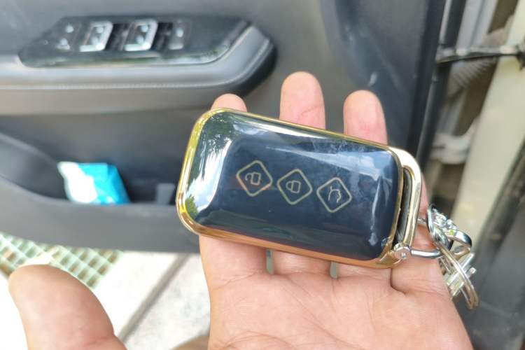 Used Wuling Asta 2022 2.0L DHT Electric-Speed Version Vehicle Key