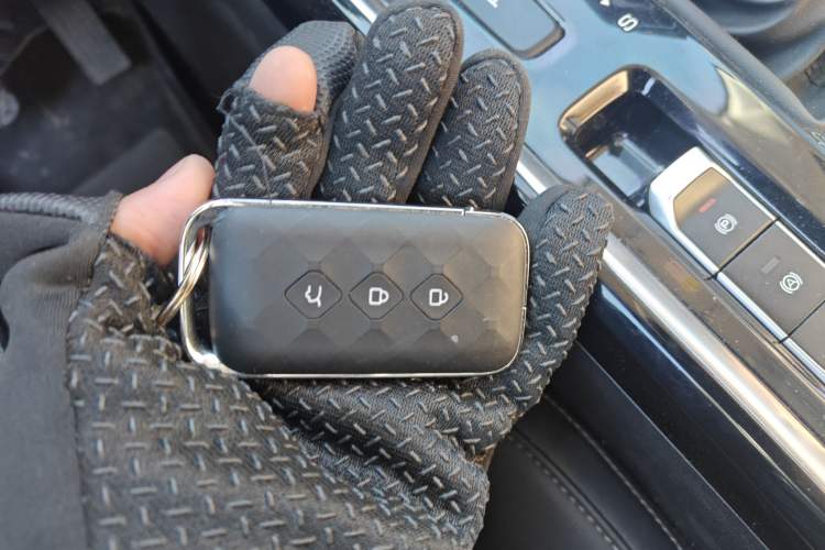 Used Wuling Asta 2022 2.0L DHT Electric-Speed Version Vehicle Key