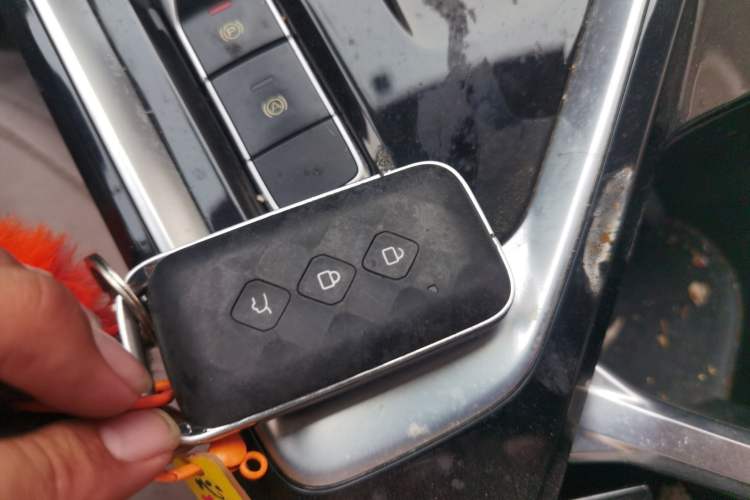 Used Wuling Asta 2022 2.0L DHT Electric-Speed Version Vehicle Key