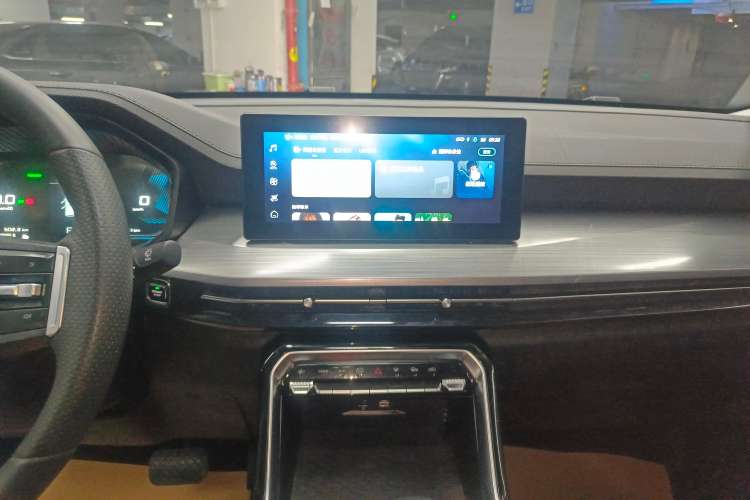 Used Wuling Asta 2022 2.0L DHT Electric-Speed Version Audio And AC Panel