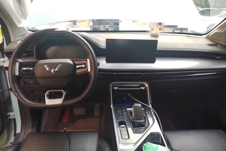 Used Wuling Asta 2022 2.0L DHT Electric-Speed Version Center Console