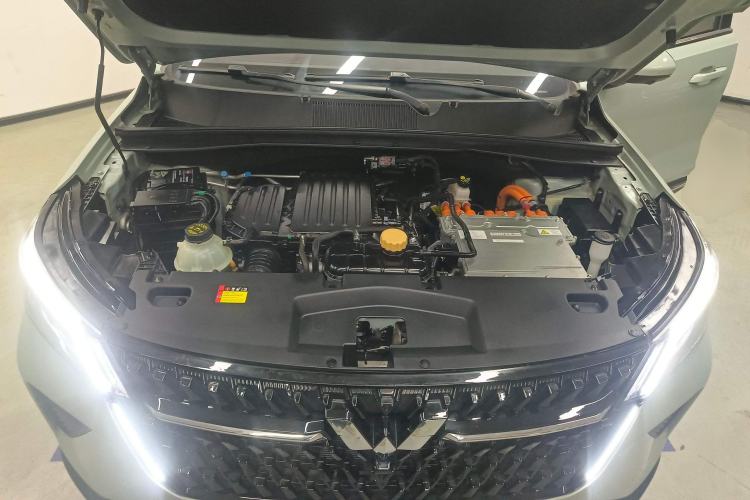 Used Wuling Asta 2022 2.0L DHT Electric-Speed Version Engine Bay