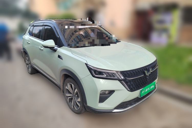 Used Wuling Asta 2022 2.0L DHT Electric-Speed Version Front Right 45 Deg