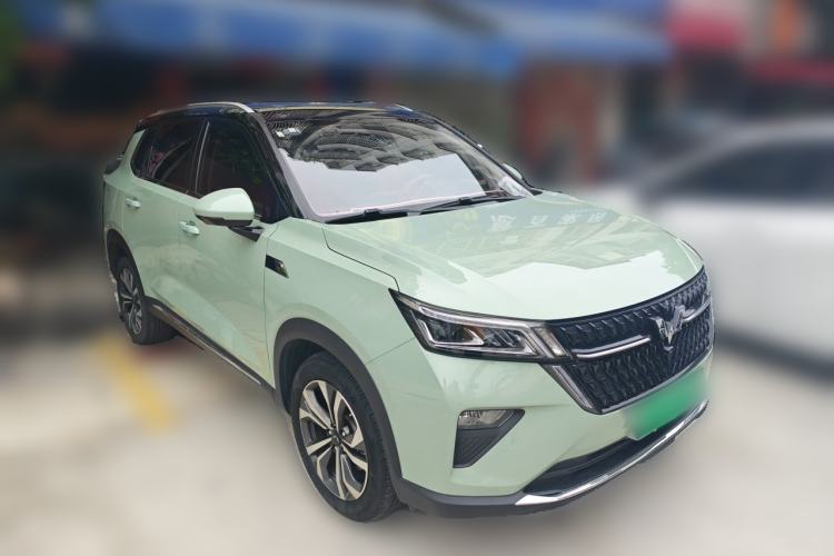Used Wuling Asta 2022 2.0L DHT Electric-Speed Version Front Right 45 Deg