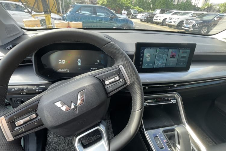 Used Wuling Asta 2022 2.0L DHT Electric-Speed Version Interior 1