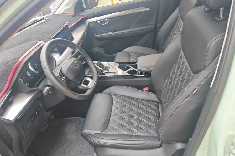 Used Wuling Asta 2022 2.0L DHT Electric-Speed Version Left Front Seat