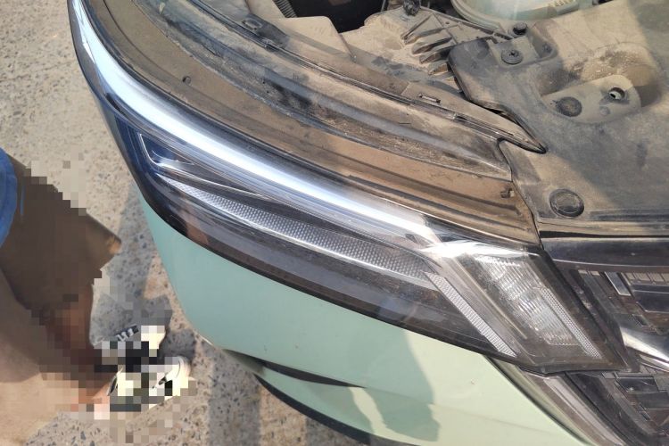 Used Wuling Asta 2022 2.0L DHT Electric-Speed Version Right Front Headlight