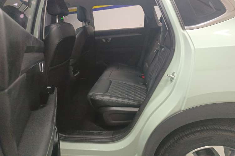 Used Wuling Asta 2022 2.0L DHT Electric-Speed Version Right Rear Seat