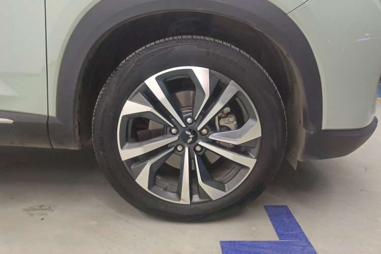 Used Wuling Asta 2022 2.0L DHT Electric-Speed Version Right Rear Wheel Hub