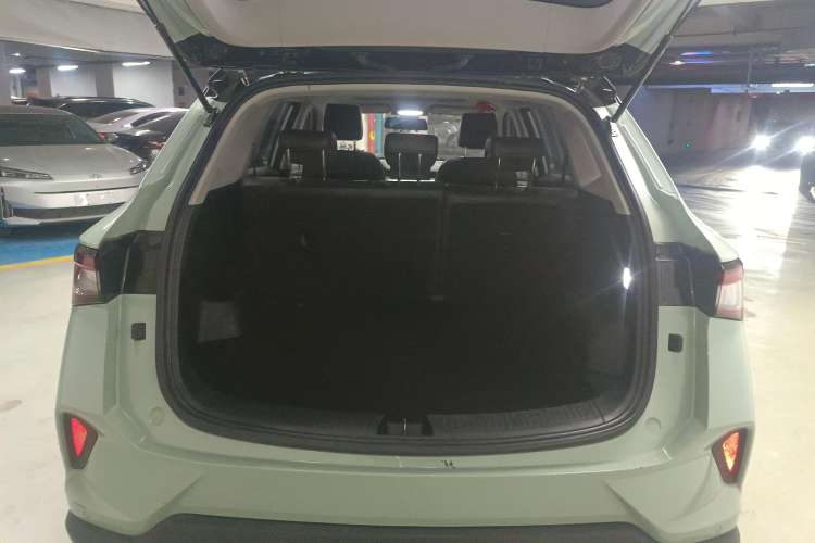 Used Wuling Asta 2022 2.0L DHT Electric-Speed Version Trunk