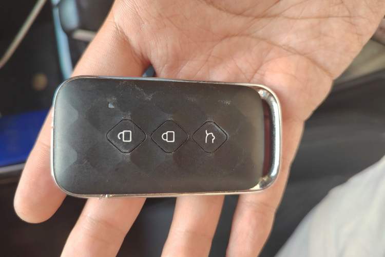 Used Wuling Asta 2022 2.0L DHT Electric-Speed Version Vehicle Key