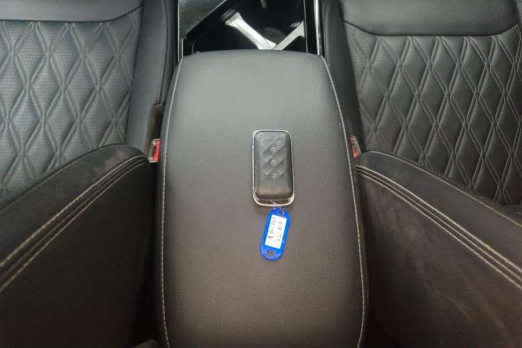 Used Wuling Asta 2022 2.0L DHT Electric-Speed Version Vehicle Key