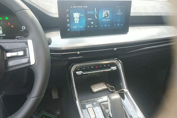 Used Wuling Asta 2022 2.0L DHT Electric-Speed Version Audio And AC Panel