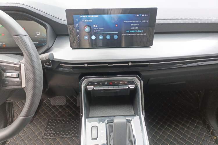 Used Wuling Asta 2022 2.0L DHT Electric-Speed Version Audio And AC Panel