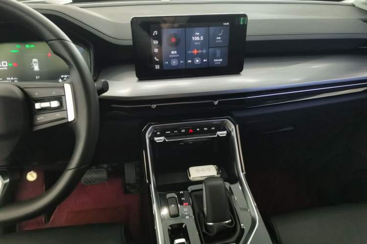 Used Wuling Asta 2022 2.0L DHT Electric Power Version Audio And AC Panel