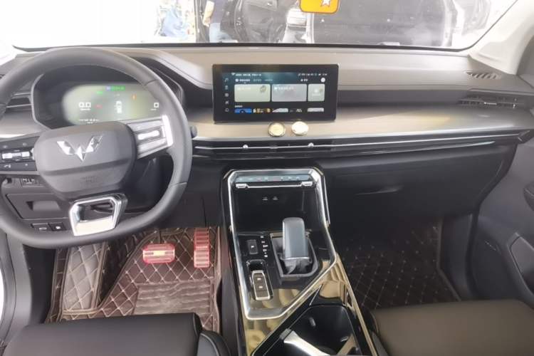 Used Wuling Asta 2022 2.0L DHT Electric-Speed Version Audio And AC Panel
