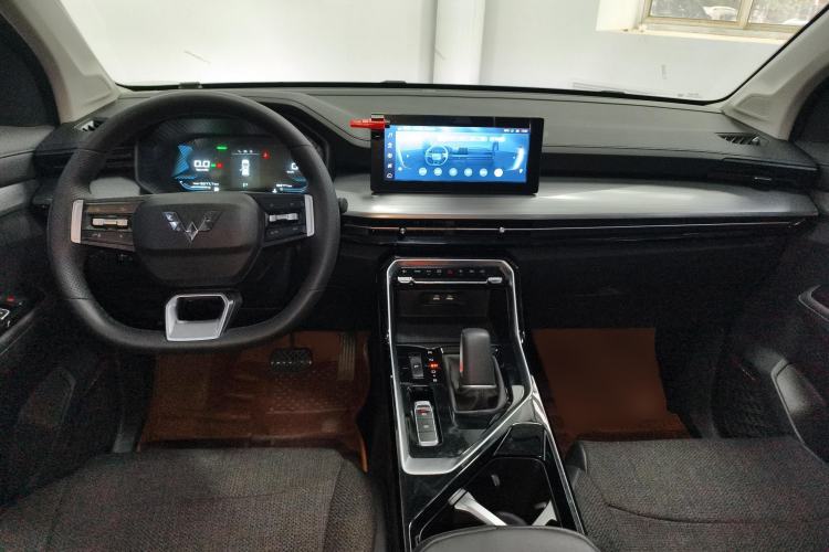 Used Wuling Asta 2022 2.0L DHT Electric-Speed Version Center Console