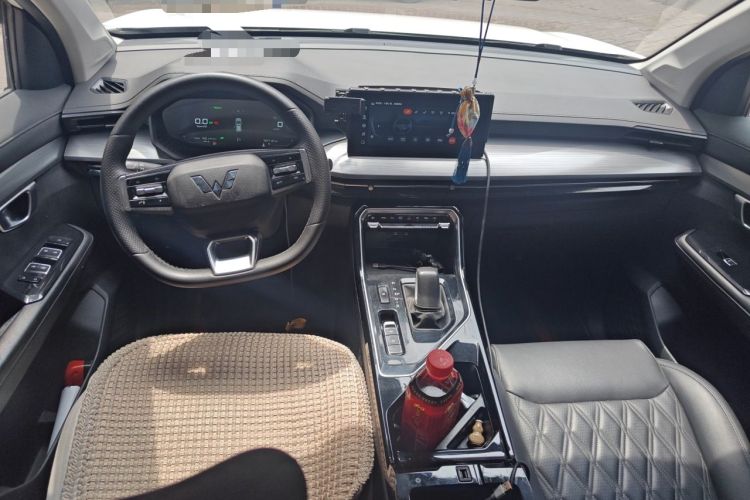 Used Wuling Asta 2022 2.0L DHT Electric-Speed Version Center Console