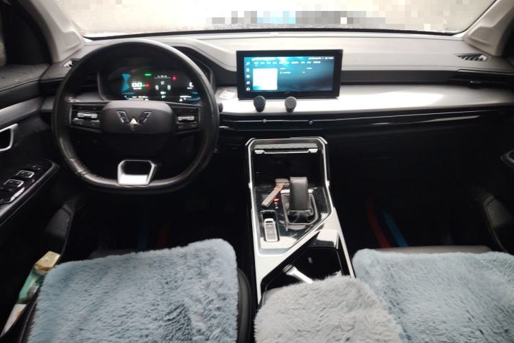 Used Wuling Asta 2022 2.0L DHT Electric-Speed Version Center Console