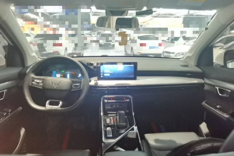 Used Wuling Asta 2022 2.0L DHT Electric-Speed Version Center Console