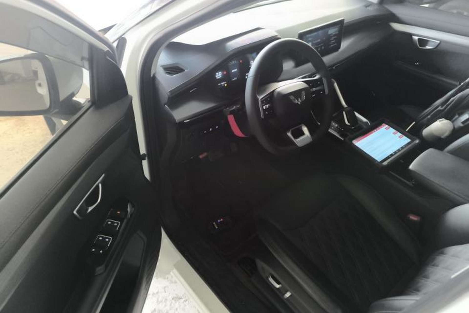 Used Wuling Asta 2022 2.0L DHT Electric-Speed Version Driver Seat