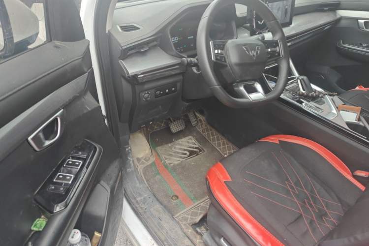Used Wuling Asta 2022 2.0L DHT Electric-Speed Version Driver Seat