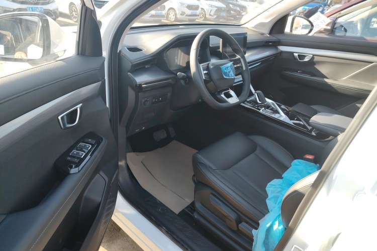 Used Wuling Asta 2022 2.0L DHT Electric Power Version Driver Seat